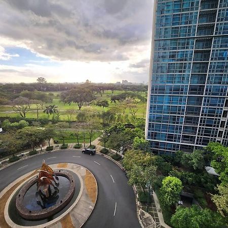 Enjoy Bgc Sunset And Golf Course View 2 Bedroom Loft With 100Mbps Internet Connection Μανίλα Εξωτερικό φωτογραφία