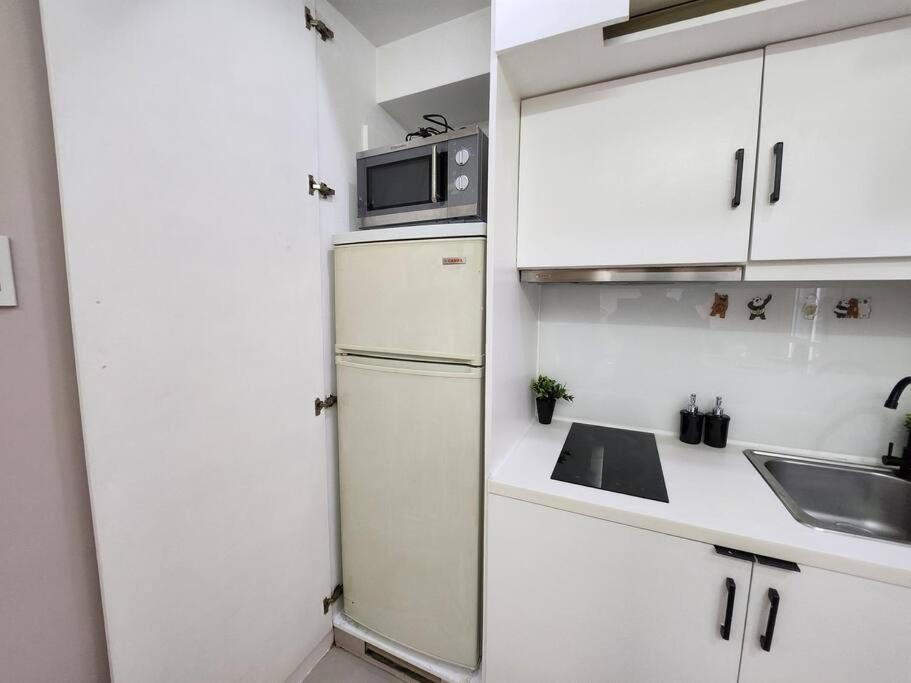 Enjoy Bgc Sunset And Golf Course View 2 Bedroom Loft With 100Mbps Internet Connection Μανίλα Εξωτερικό φωτογραφία
